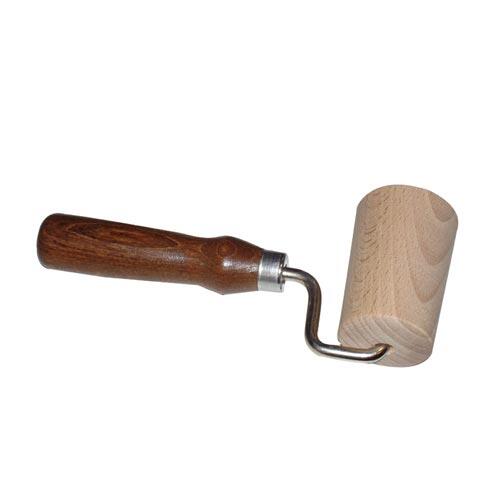 váleček na těsto jednoruč. 7cm dřev., rukojeť tm. 0.2 Kg MTA MAXMIX Sklad14 243341
