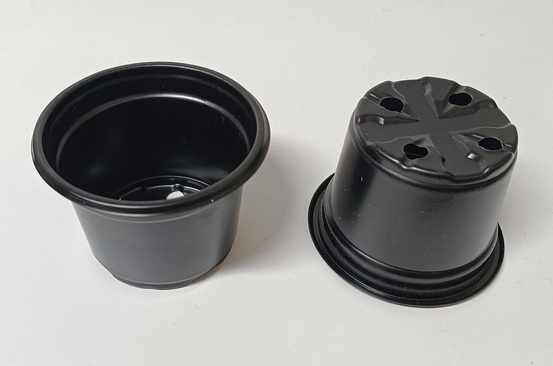 květináč lehčený 10cm ČER (10ks) 0.1 Kg MTA MAXMIX Sklad14 251084