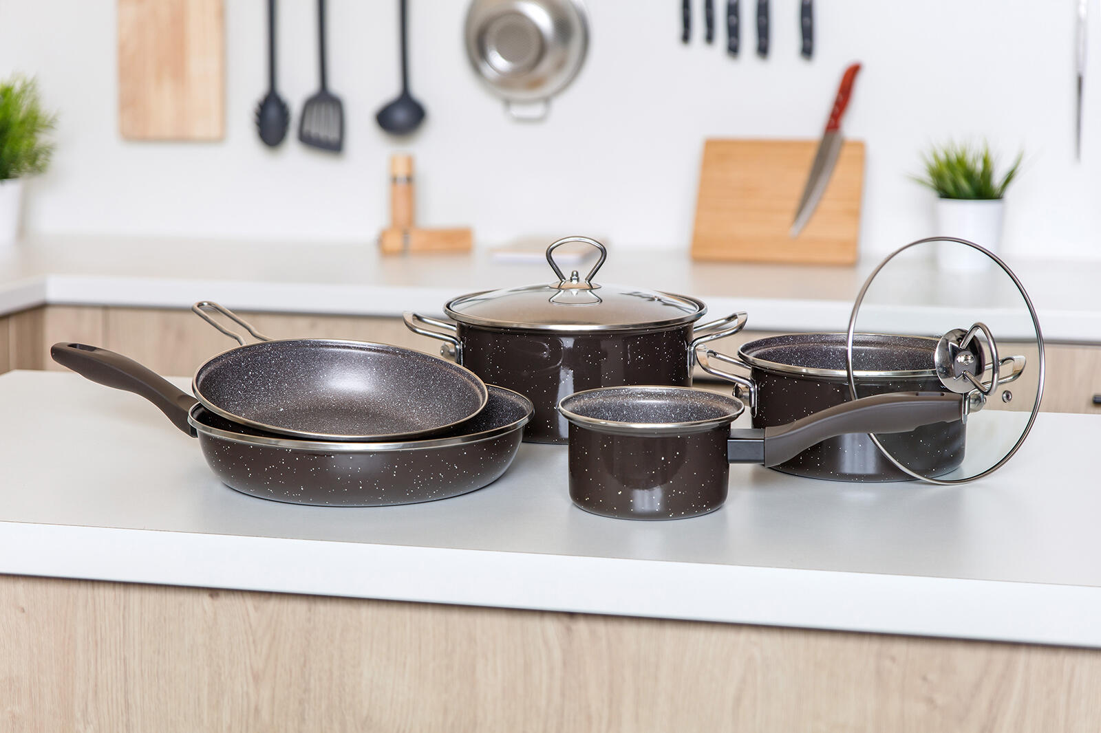 rendlík s ručkou 14x6,5cm smalt.povrch GRANITE Dark Brown 0.44 Kg MTA MAXMIX Sklad14 326994