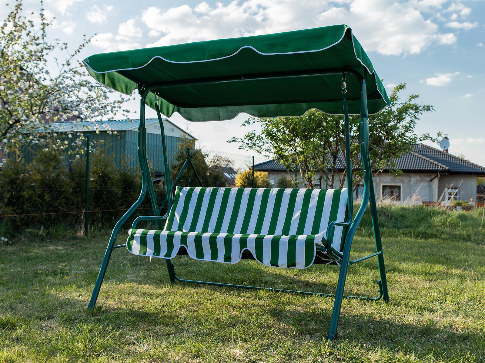 houpačka zahradní STRIPY II 170x110x153cm ZE/BÍ 21.45 Kg MTA MAXMIX Sklad14 791011