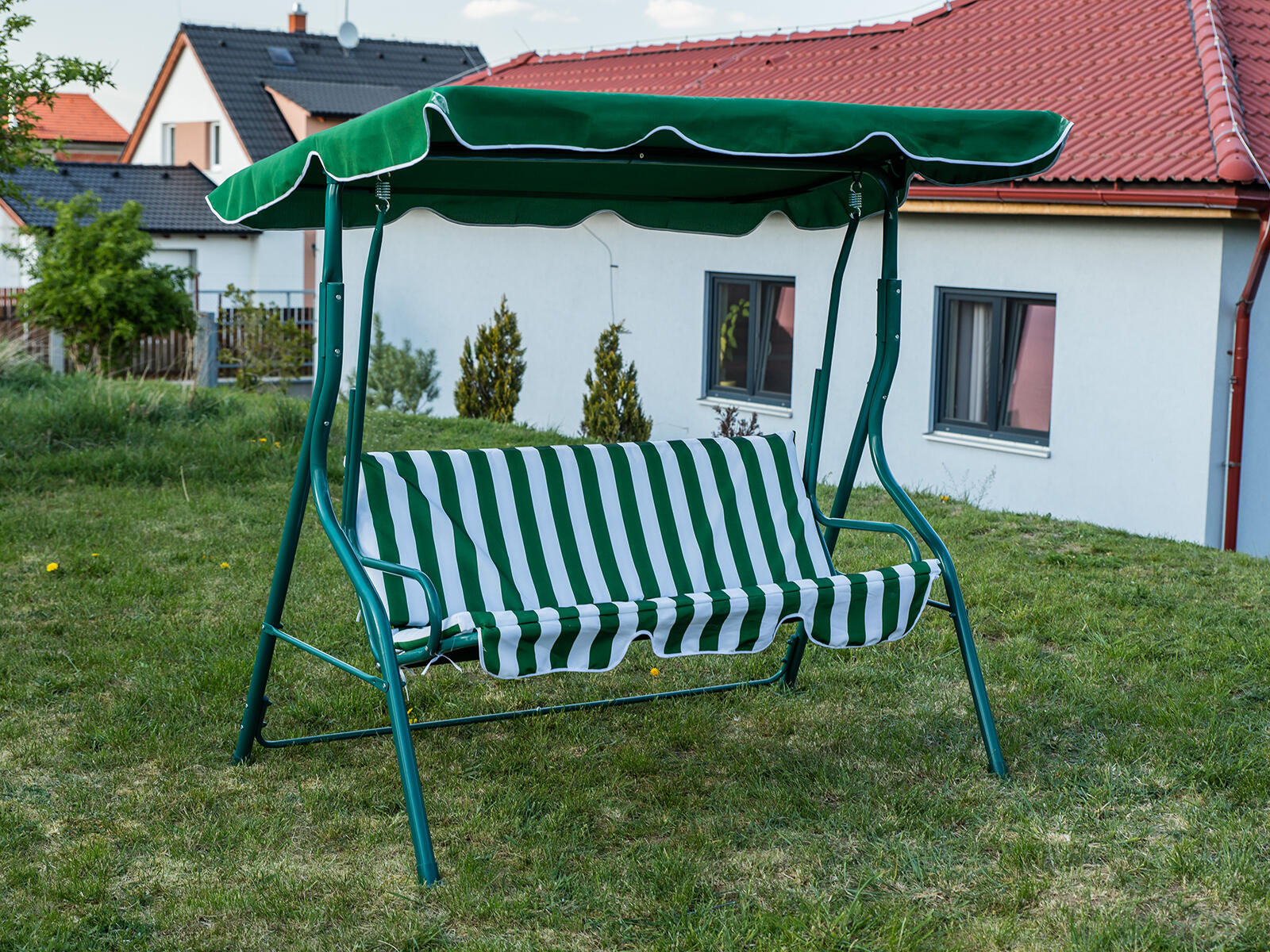 houpačka zahradní STRIPY II 170x110x153cm ZE/BÍ 21.45 Kg MTA MAXMIX Sklad14 791011