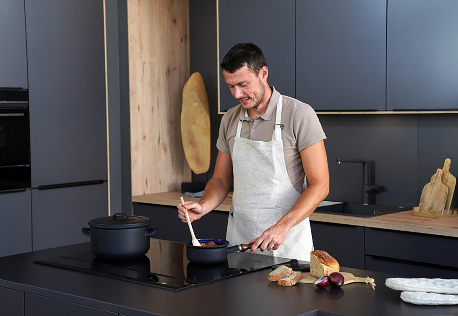 pánev 26cm, BSE, skl.poklice, s odnímatelnou rukojetí 2.76 Kg MTA MAXMIX Sklad14 203315