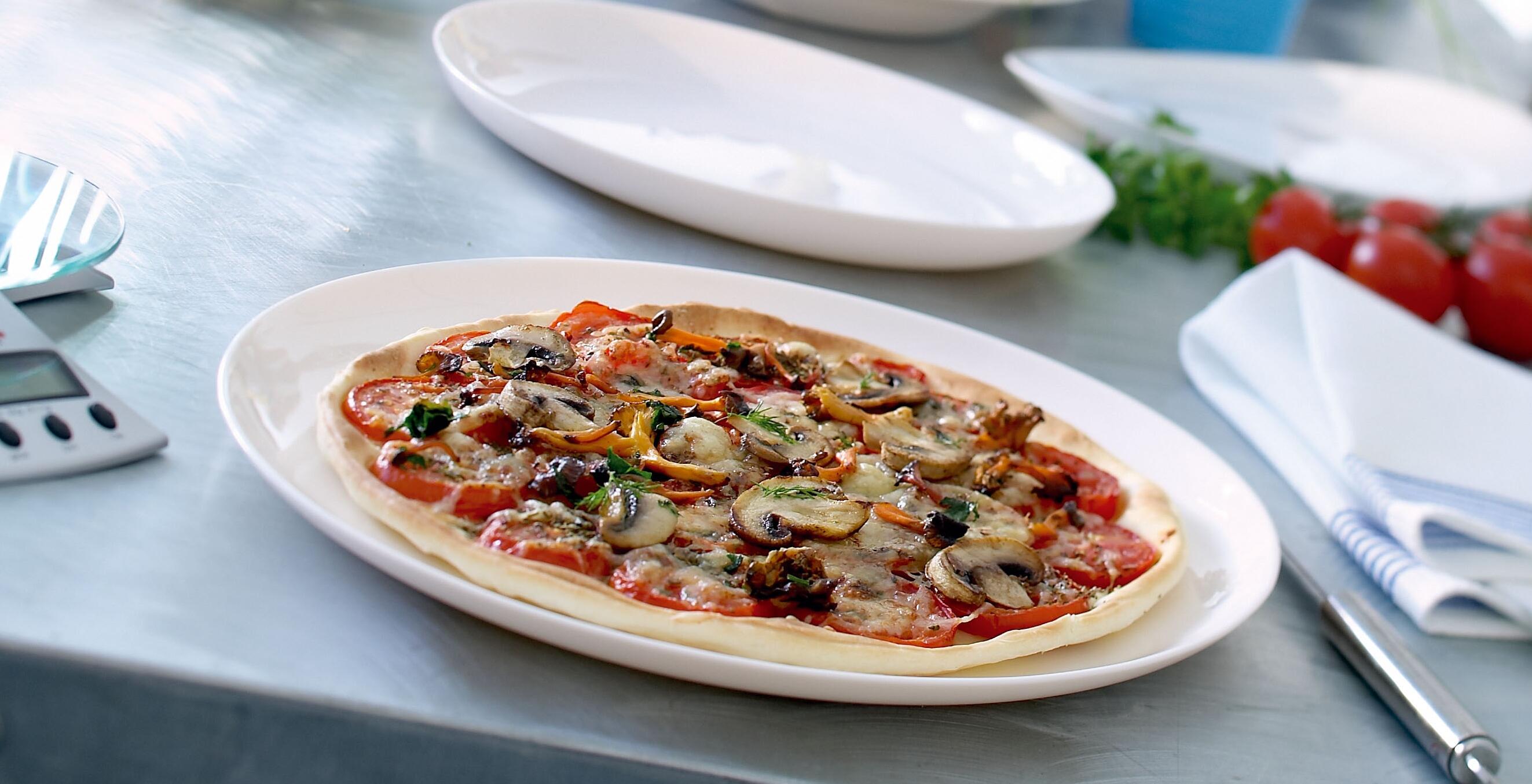 talíř na pizzu 32cm FRIEND`S TIME skleněný BÍ 0.8 Kg MTA MAXMIX Sklad14 265722