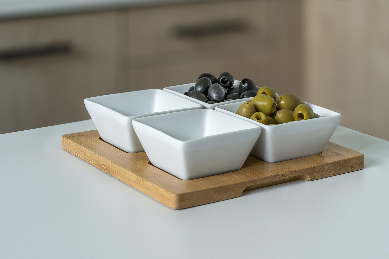 miska sada 5díl.(4xmiska,1xtác) 20x20cm porcelán/bambus BRILLANTE 0.9 Kg MTA MAXMIX Sklad14 267166