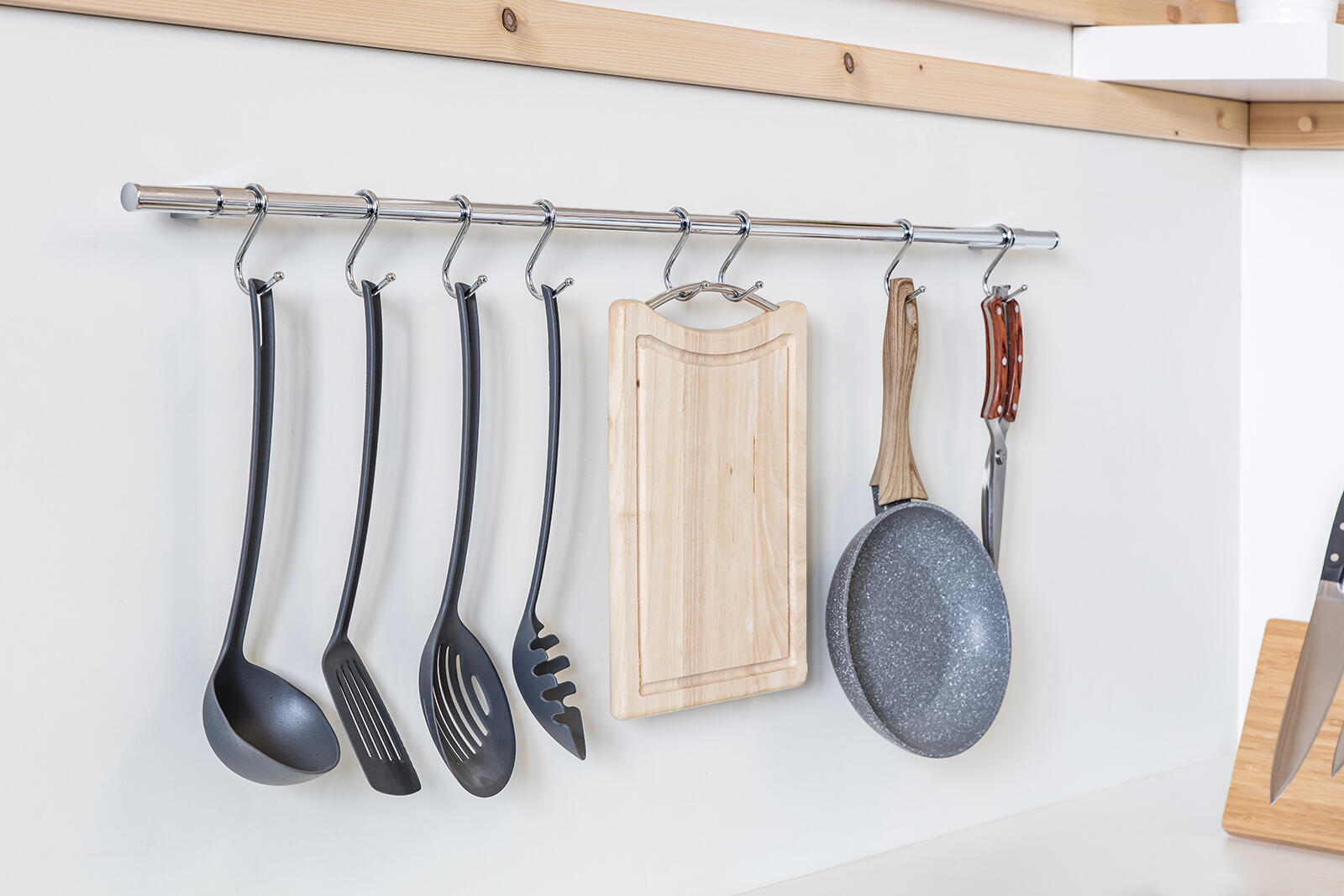 tyč závěs.na kuch.náčiní 60cm VARIELLA 0.32 Kg MTA MAXMIX Sklad14 267305