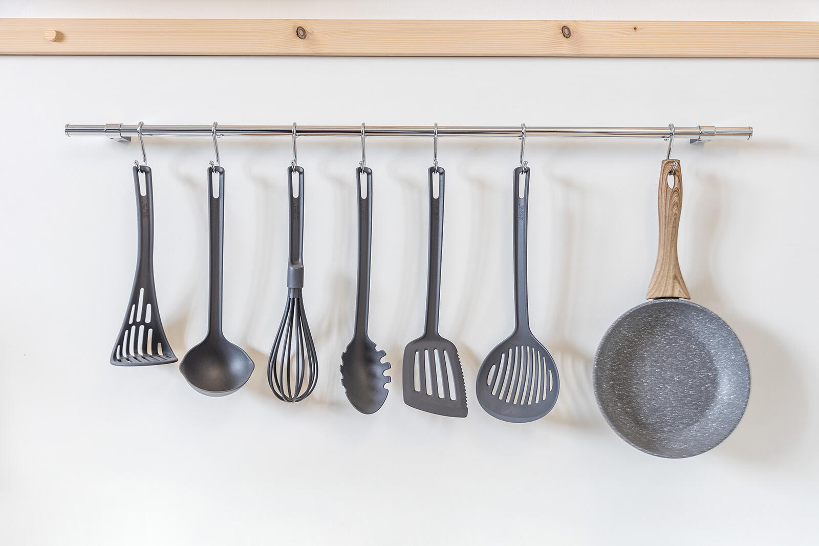 tyč závěs.na kuch.náčiní 90cm VARIELLA 0.47 Kg MTA MAXMIX Sklad14 267306