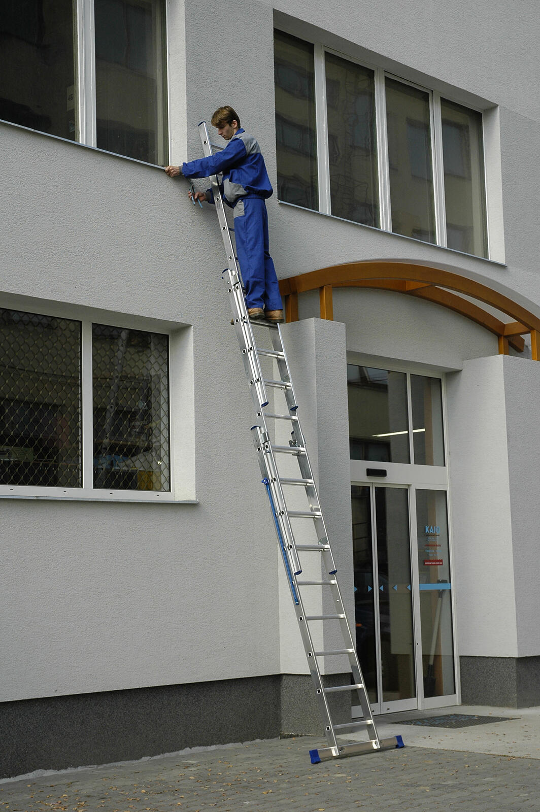 žebřík Al un. 3d.  9př. 2,43/5,29m VHR H 3x9 nosnost 150kg ELKOP 16.2 Kg MTA MAXMIX Sklad14 470083