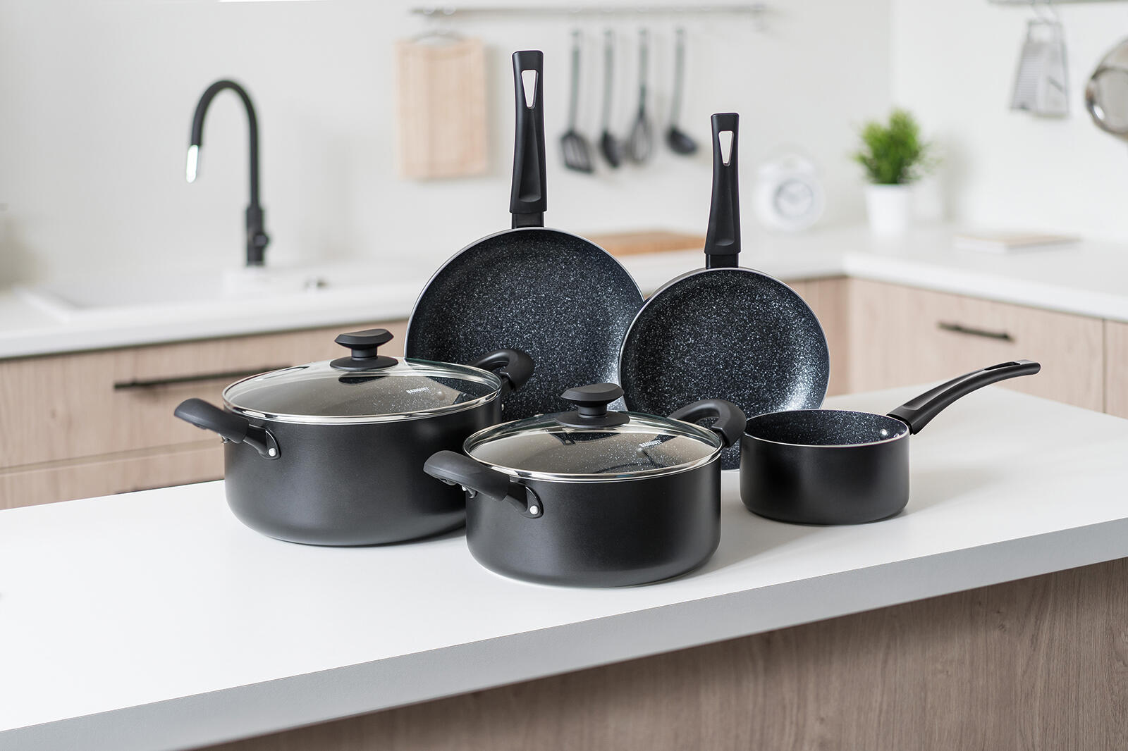 sada nádobí BLACK STONE 7díl. nepřiln.povrch