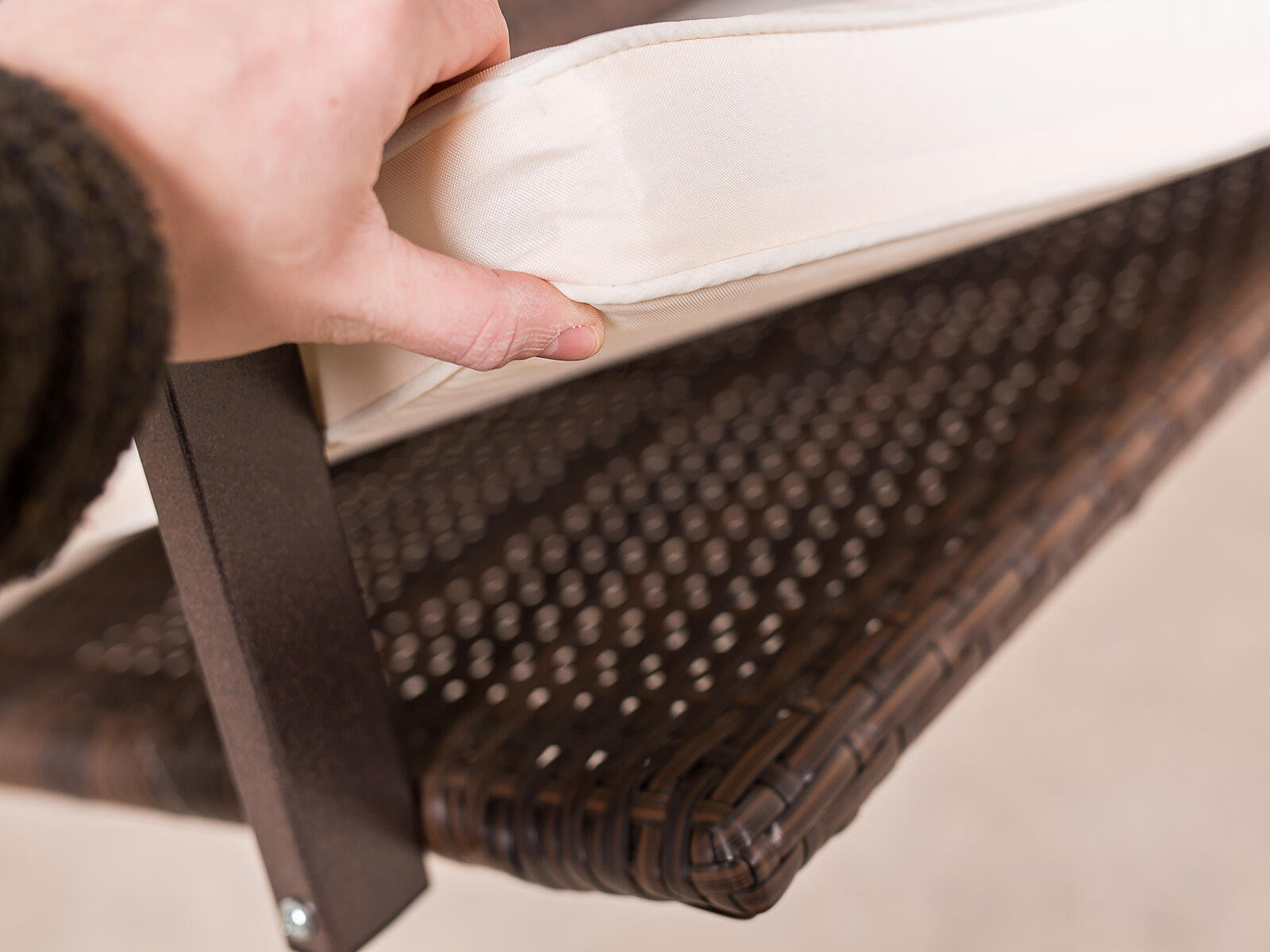 houpačka zahradní CAPRI 193x117x173cm ratanová 33 Kg MTA MAXMIX Sklad14 767029